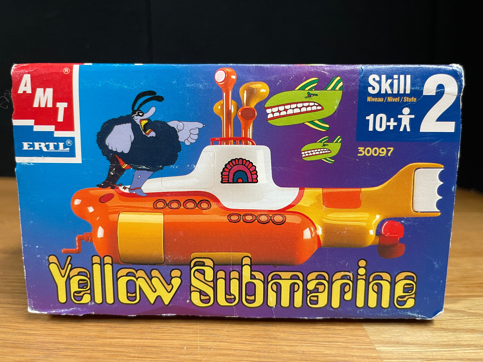 VTG 1999 YELLOW SUBMARINE Model Kit AMTERTL 30097 Complete & in