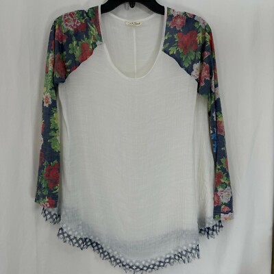 Hem & Thread Women's Small White with Floral Accents Tunic