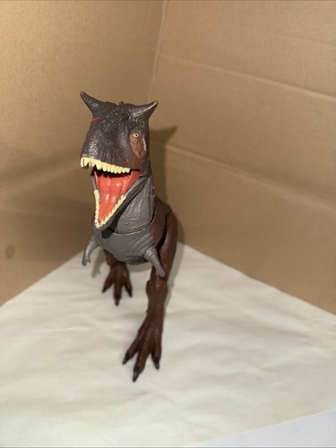 Mattel 2020 Jurassic World Control 'N Conquer Carnotaurus Toro Dinosaurier Figur - Bild 4 von 6