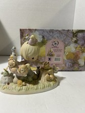 Precious Moments "Collecting Friends Along The Way" Members only figure PM002