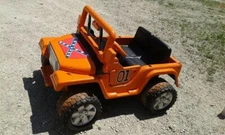 Power wheels 2 seater ride on custom painted jeep