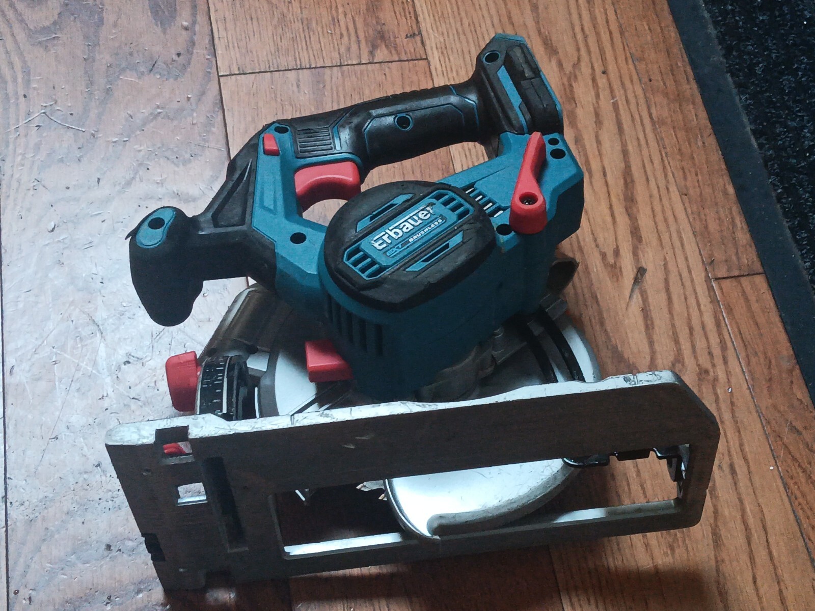 Erbauer ECS18Li 165mm 18V LiIon EXT Brushless Cordless Circular Saw