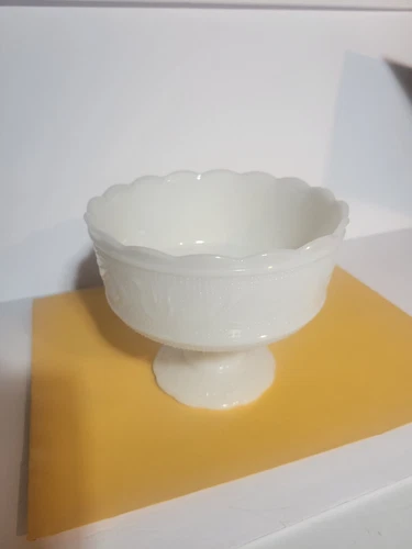 Vintage E.O. BRODY CO. M6000 Cleveland Oh. Milk Glass Fruit/Candy Bowl  Pedestal