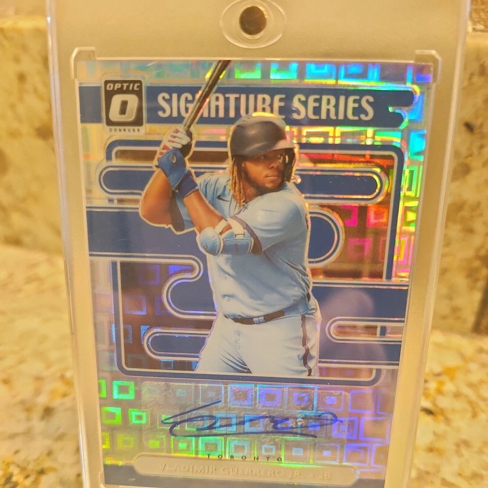 2021 Panini Donruss Optic VLADIMIR GUERRERO JR.  Blue Silver AUTO /8 Toronto - Image 2 of 4