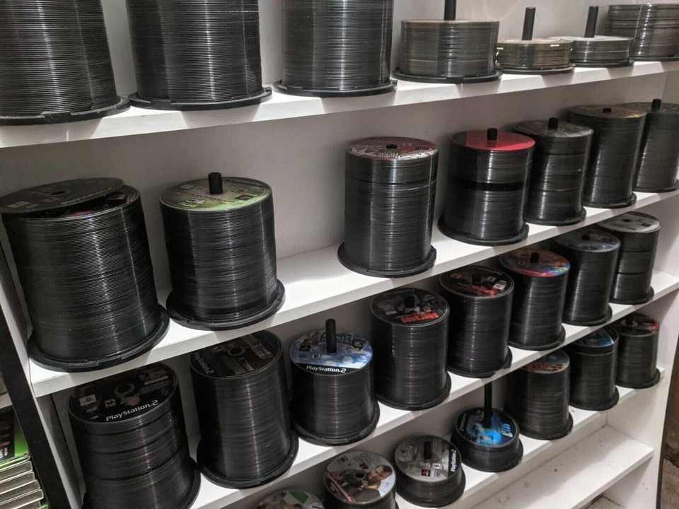 SHARK TALE-DVD-2004-1 DISC ONLY-ANIMA-FREE SHIPPING IN  CANADA - Image 2 of 4