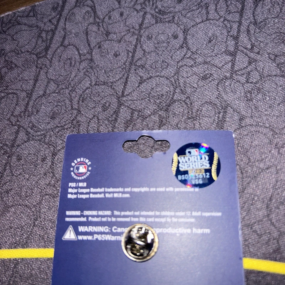 🔥Official 2023 WORLD SERIES LOGO Lapel Pin Rangers-Diamondbacks - Image 4 of 4