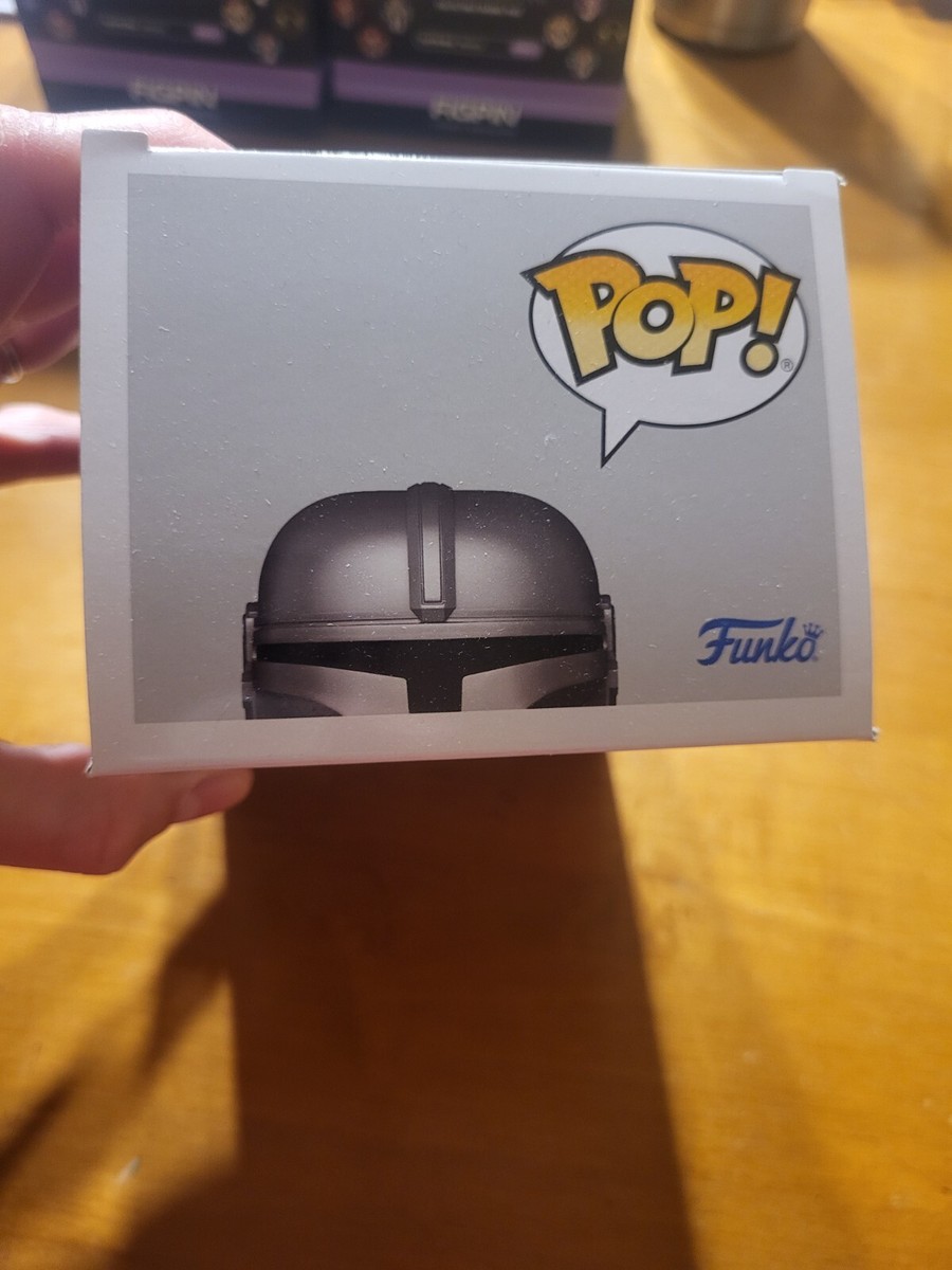 Funko Pop! Vinyl: Star Wars - The Mandalorian with Darksaber