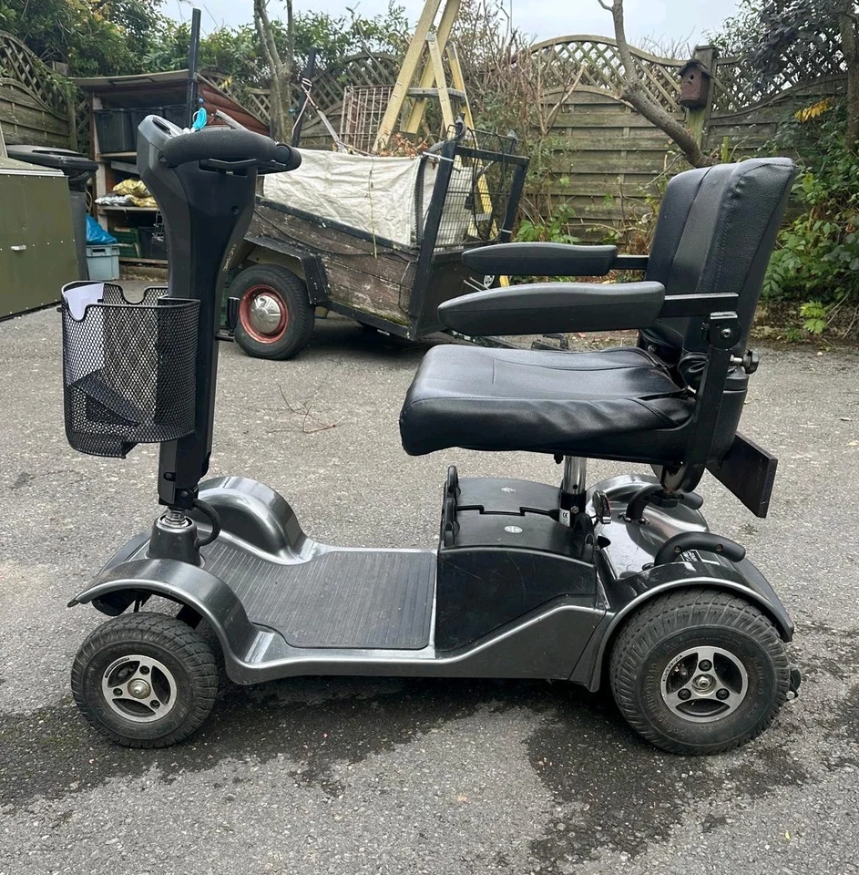 ❤️ Sterling Sapphire 2 Portable Mobility Scooter (Fits a Medium Car Boot) VGC!! - Image 4 of 4