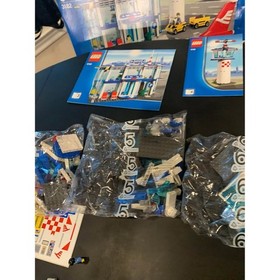 LEGO City Airport Set 3182 (2010) - Complete w/ Box & Instructions