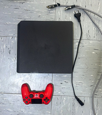 Sony PlayStation 4 Slim 1TB Konsole Schwarz mit rotem DualShock 4 & Kabel
