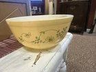Pyrex 403 Shenandoah Vintage Mixing Bowl 2.5 Liter Yellow Green, Nesting