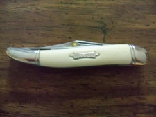 VINTAGE IMPERIAL PROV. R.I.USA 2 BLADE FISH KNIFE WHITE WITH SCALER BLADE