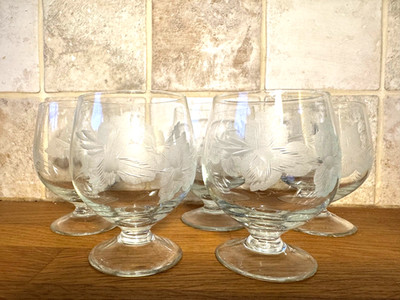 5 x Vintage kleine geätzte Kristall Cognac Schnaps Gläser Schnapsel Blätter Design