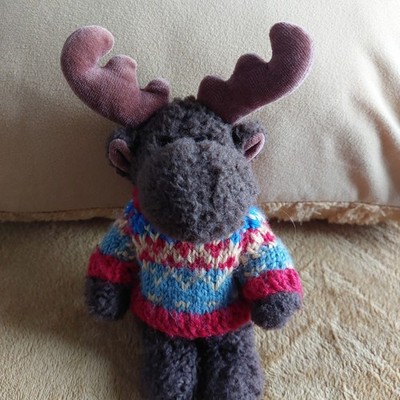 Die Boltze Gruppe Ahrensburg deutsches Stofftier Elch Spielzeug mit Fairisle Pullover