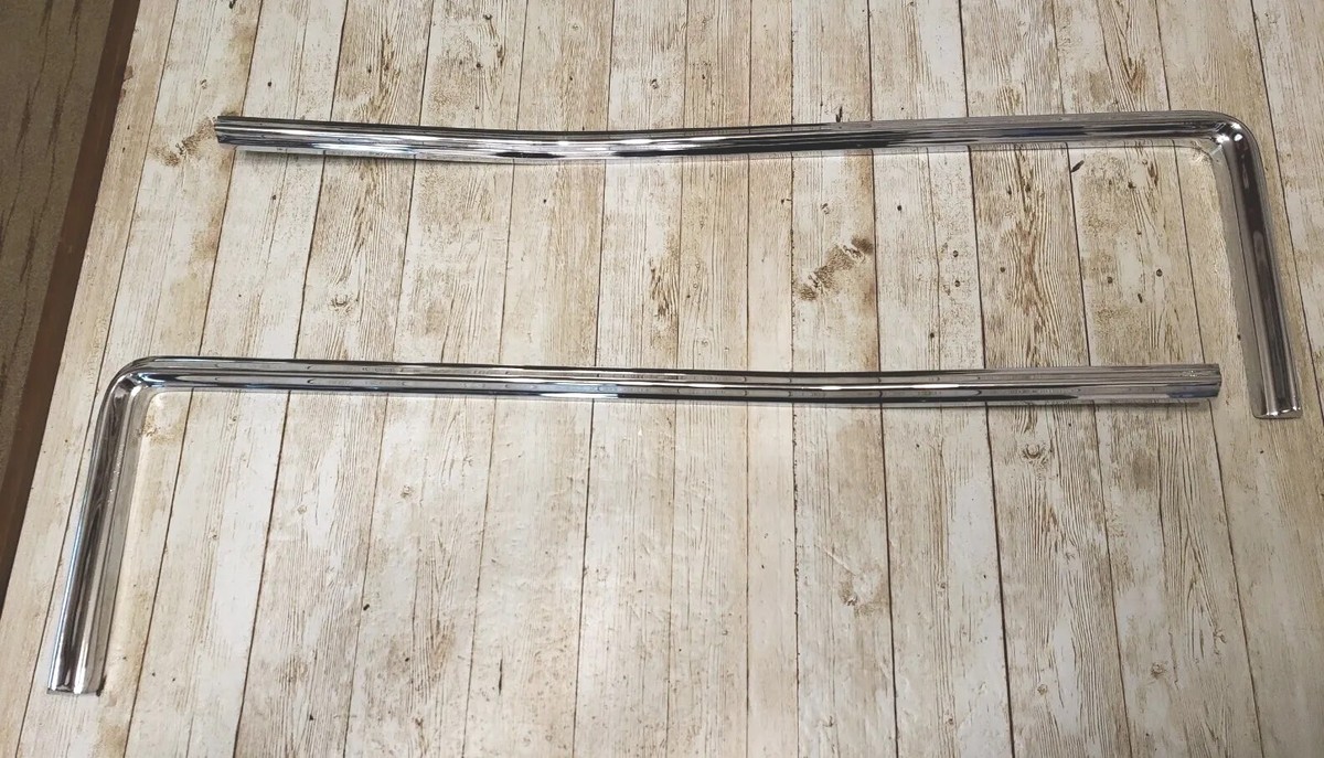 70 1970 OLDS CUTLASS 442, Vista Cruiser, PAIR HOOD MOLDINGS GM