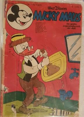 Mickey Mouse / Vintage 1975 / Issue No. 7 Sealed in Comic Case! 