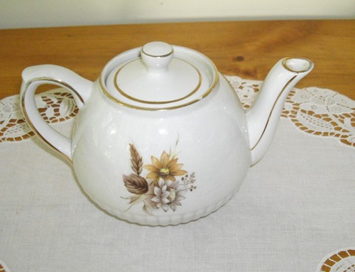 Tetera vintage ELLGREAVE Wood & Sons flores amarillas con tapa ~ - Imagen 3 de 10