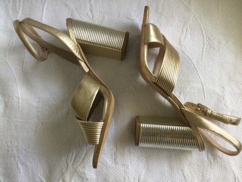 ALDO 8.5 M Gold CrissCross Ankle Wrap Sandal Heels 4 3/4” Chunky Metallic Heel - Picture 2 of 10