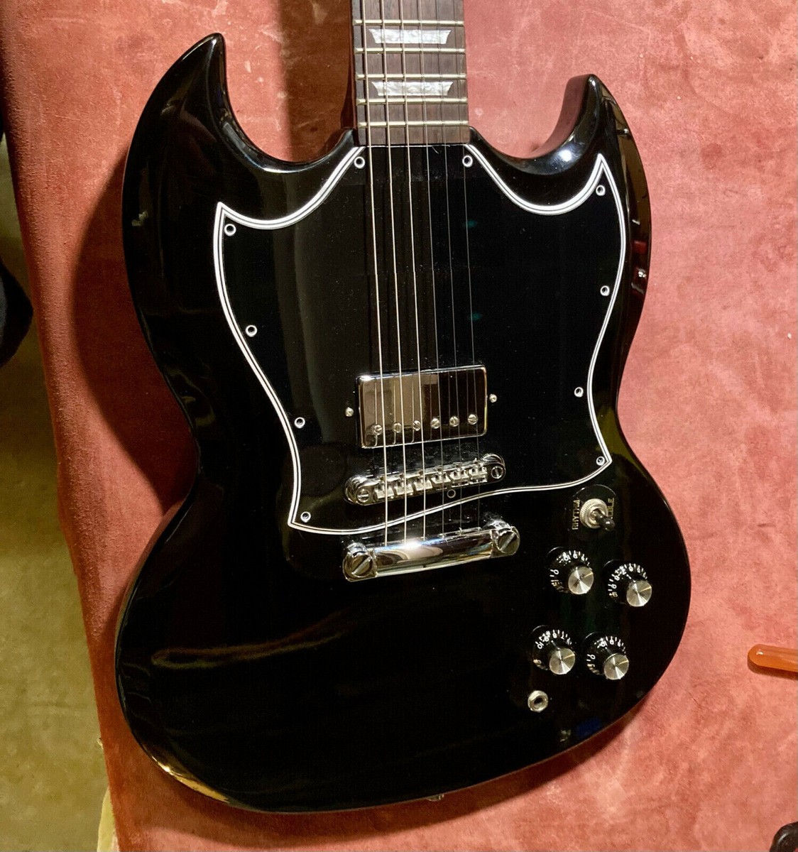 SupraBat CONVERSION Pickguard For Epiphone G400 5 Ply Wide Bevel 1