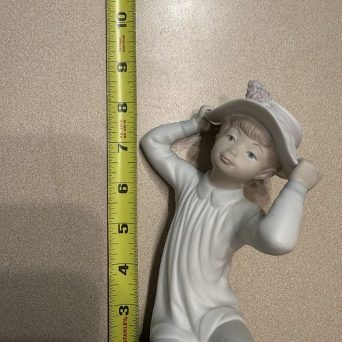 Lladro Girl With Hat Bonnet Sitting on Stool Matte finish 8" Tall Retired Vtg - Picture 11 of 11