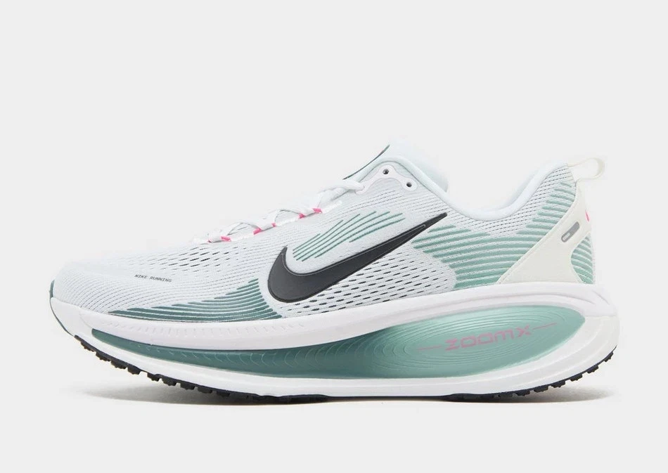 Nike Vomero 18 Men's Shoes in White and Green