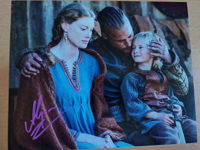 Alyssa Sutherland original Autogramm Vikings 20x25cm Motiv 2