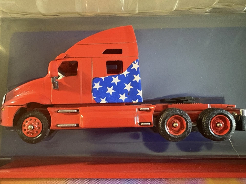 Mid America Trucking Show '01 Winross Truck 1/64 KENWORTH SEMI TRUCK W/BOX RARE - Image 2 of 4