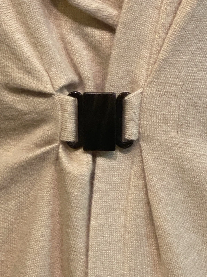 Brunello Cucinelli 100% 羊绒开衫米色 S 码长袖 V 领 1895 美元 — 第 2/4 张图片