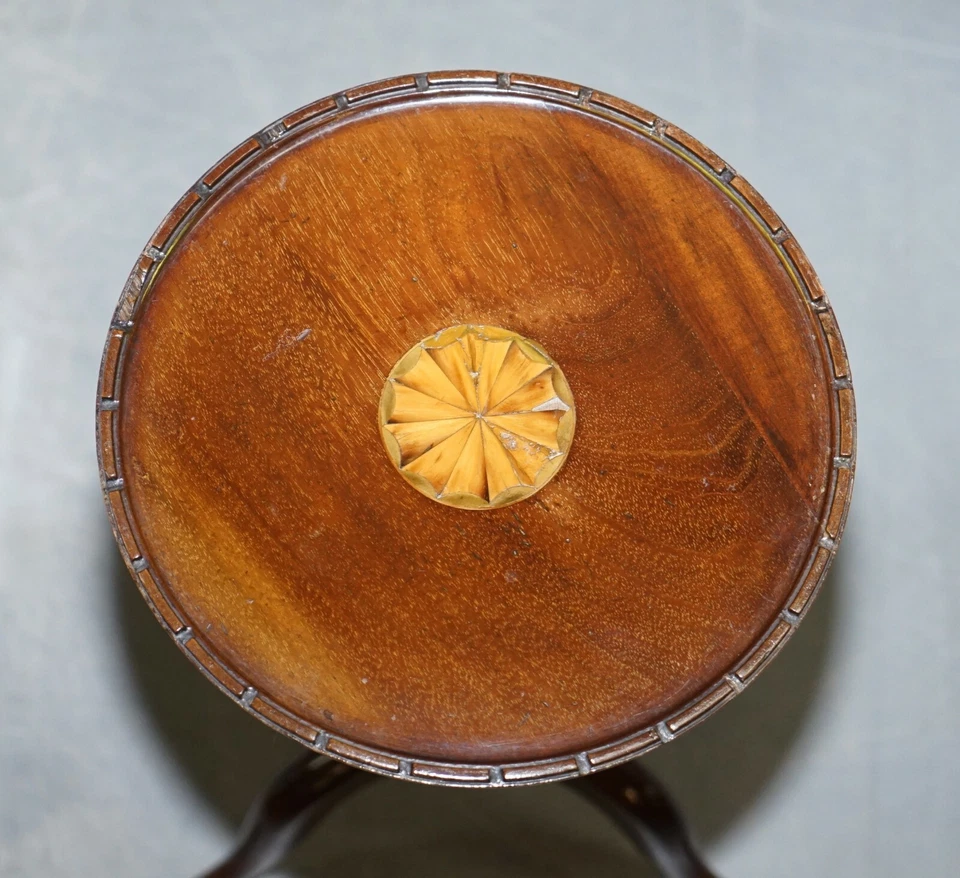 STUNNING PAIR OF MAHOGANY SHERATON REVIVAL TRIPOD SIDE END LAMP WINE TABLES - Image 3 of 4