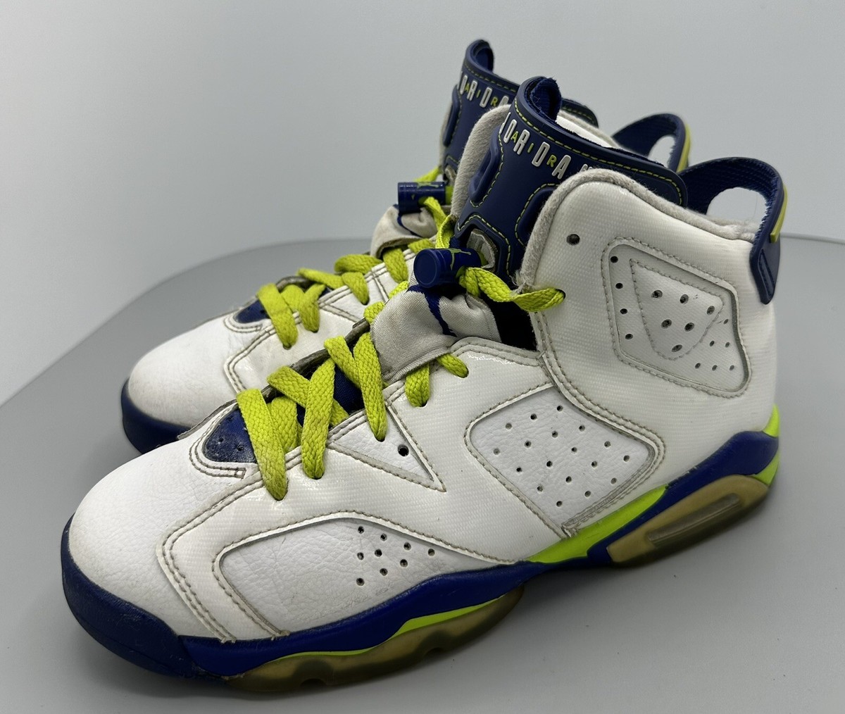 AIR JORDAN 2014 RETRO “SEAHAWKS” WHITE/FIERCE-GREEN/BLUE (GS) 543390-108  Size