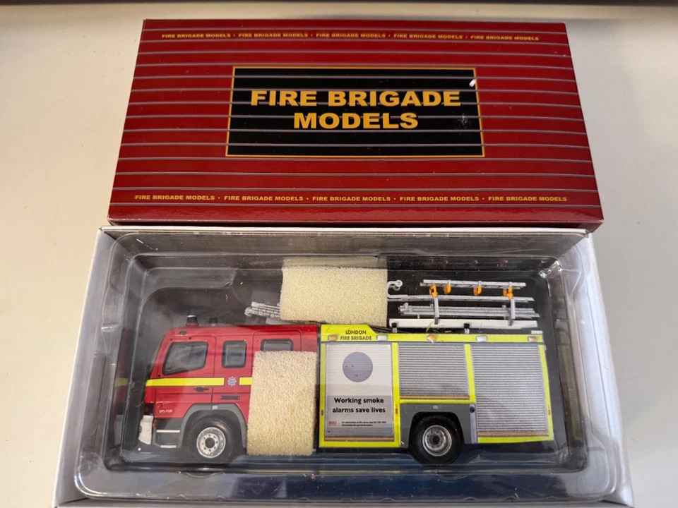Fire Brigade Models FBM 5003 Mercedes Atego London Fire Brigade Pump 1:50 - Image 2 of 3
