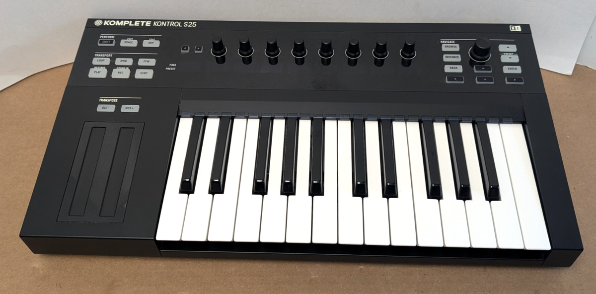 Native Instruments Komplete Kontrol S25 Semi-Weighted Keyboard