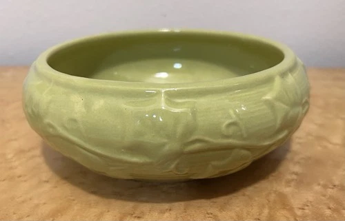 MCM Vintage Ceramic Shawnee USA  Pale Green Ivy Planter Bulb Bowl 3025 8" round