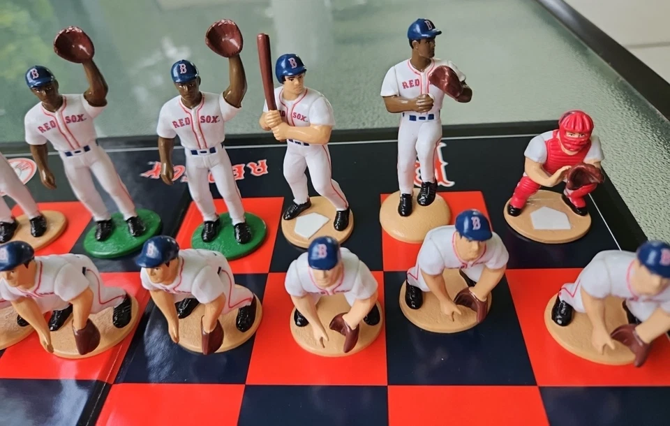 Collector's Edition BOSTON RED SOX vs NY YANKEES Rivalry Chess Set & Game Board - Image 4 of 4