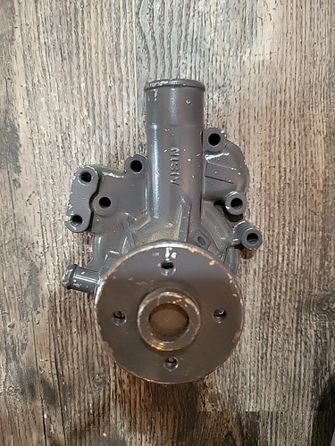 SBA145017780 New Water Pump Fits Ford/ Fits New Holland Tractor 1720 1920 2120