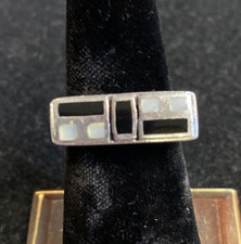 Sterling Silver 925 Mother of Pearl  Onyx Ring SZ 6.75 4.5g JM21