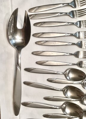 RISOTTO Oneida Silverware 7 Forks 8 Teaspoons 1 Meat Server 16 Pcs