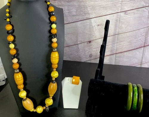 VTG Butterscotch &Marbelized & Green  Bakelite Jewelry Lot Necklace/3 Bangles