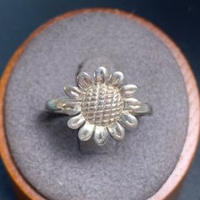 VTG Sterling Silver 925 Small Flower Statement Ring Sunflower Design Band Size 8