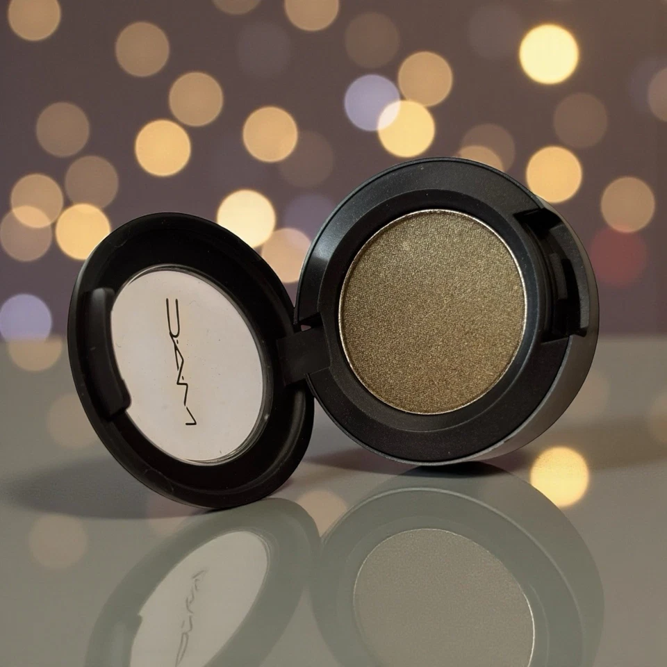 MAC Eye Shadow Powder Single, SUMPTUOUS OLIVE (veluxe pearl) 0.05oz / 1.5g Boxed - Image 3 of 4