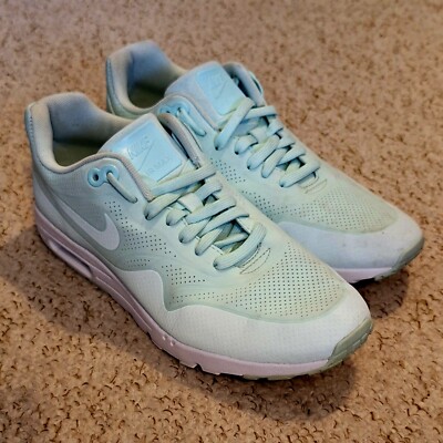 nike ultra moire mint