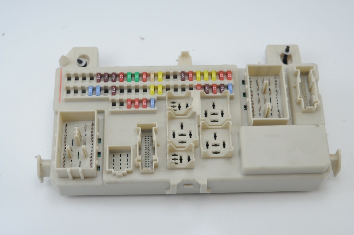 ✓ 07-09 06 MAZDA 3 BCM FUSE BOX JUNCTION INTERIOR BODY CONTROL