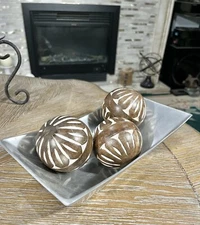 Samhita Mango Wood White Decorative Balls New Three Pack