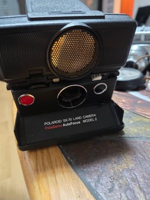 Polaroid SX 70 LAND CAMERA Auto Focus MODEL 2
