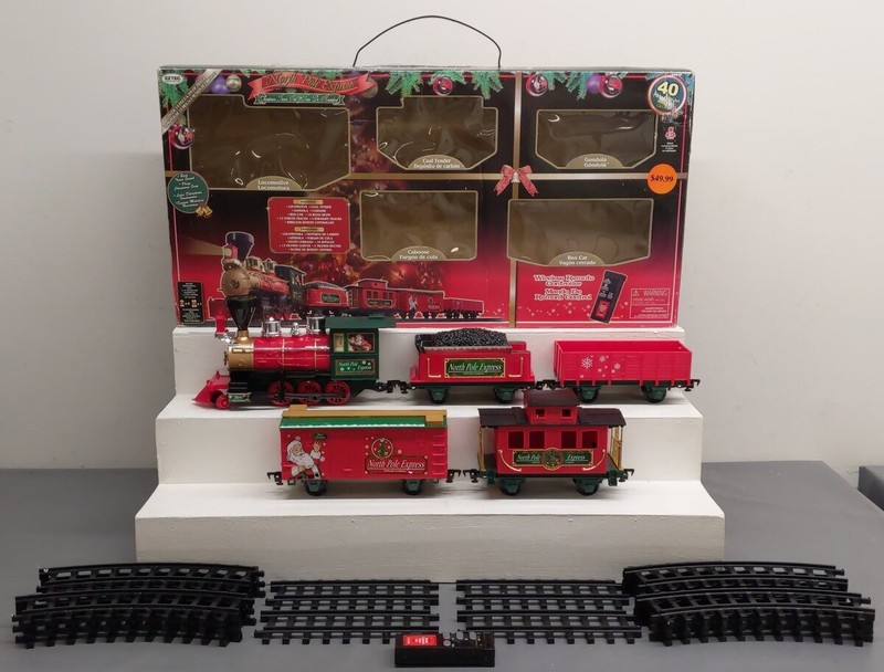 EZTec 37198 G Scale North Pole Express Steam Engine Freight Set EX/Box