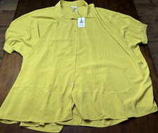 Easel Los Angeles Yellow Solid Collared Short...