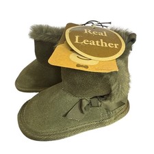 BearPaw NWT FLAWED Mismatch sizes 1 and 2 Infant Girls Gray Cozy