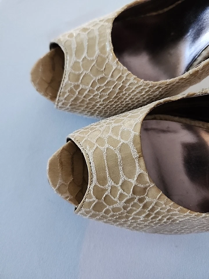 Tacones Moda Spana Peep Toe Talla 7.5M Cuero Reptil Foto 2 de 4