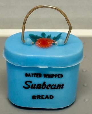 VINTAGE SIMPLEX BATTER WHIPPED SUNBEAM BREAD PURSE 1'' TAIWAN