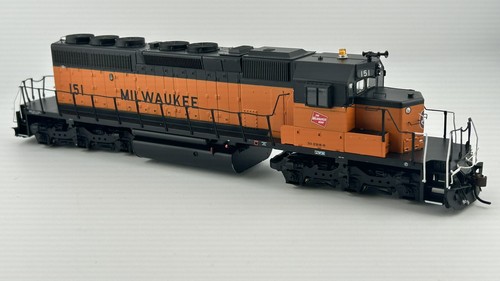 Athearn RTR 95171 HO Milwaukee Road SD40-2 MILW Hiawatha Scheme #151  | Condition: New